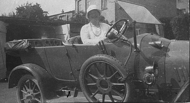 1922