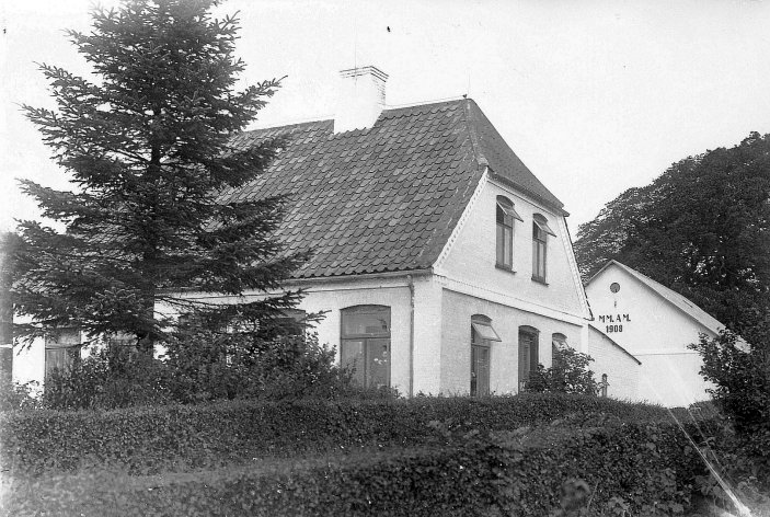 1925