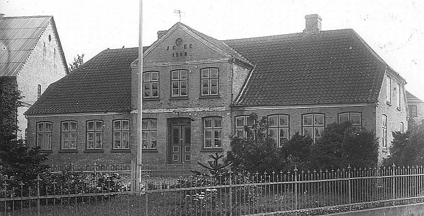 1925