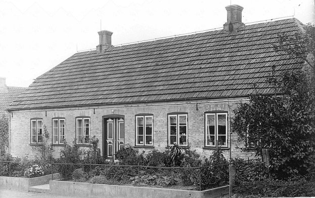1925