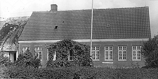 1925